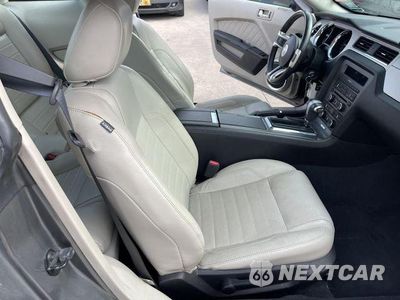 Zdjęcie 14 z 31 samochodu: 2010 FORD MUSTANG VIN:1ZVBP8AN2A5131977 - miniatura