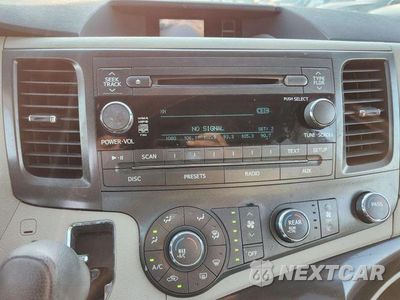 Zdjęcie 34 z 34 samochodu: 2011 TOYOTA SIENNA LE VIN:5TDKK3DC9BS024239 - miniatura