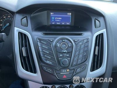 Zdjęcie 8 z 17 samochodu: 2014 FORD FOCUS SE VIN:1FADP3F28EL323070 - miniatura