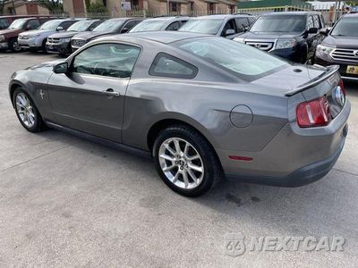 Piąte zdjęcie samochodu w środku: 2010 FORD MUSTANG VIN:1ZVBP8AN2A5131977 - miniatura