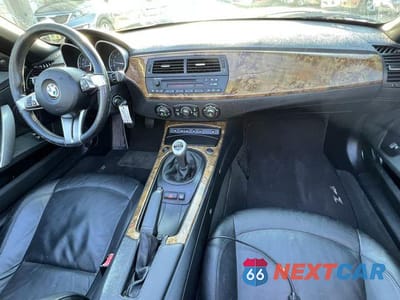 Zdjęcie 16 z 34 samochodu: 2006 BMW Z4 3.0SI VIN:4USBU53526LW91339 - miniatura