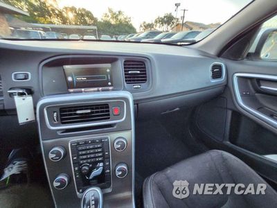 Zdjęcie 12 z 25 samochodu: 2014 VOLVO S60 T5 VIN:YV1612FS5E2296652 - miniatura