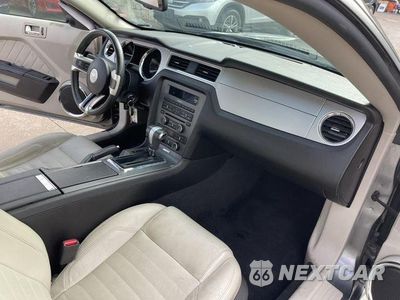 Zdjęcie 10 z 31 samochodu: 2010 FORD MUSTANG VIN:1ZVBP8AN2A5131977 - miniatura