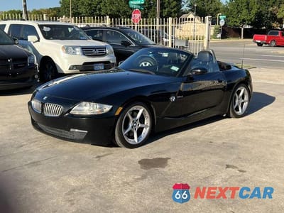 Trzecie zdjęcie samochodu z tyłu: 2006 BMW Z4 3.0SI VIN:4USBU53526LW91339 - miniatura