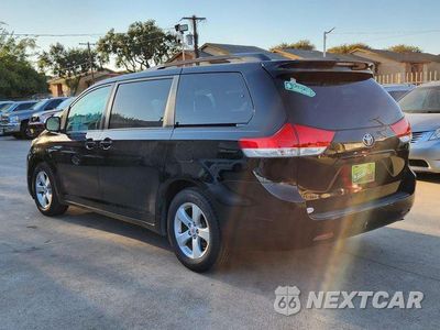 Zdjęcie 10 z 34 samochodu: 2011 TOYOTA SIENNA LE VIN:5TDKK3DC9BS024239 - miniatura