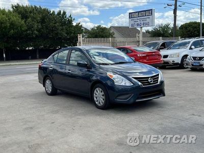2015 NISSAN VERSA S 3N1CN7AP6FL865802 - główne zdjęcie licytacji z USA - miniatura