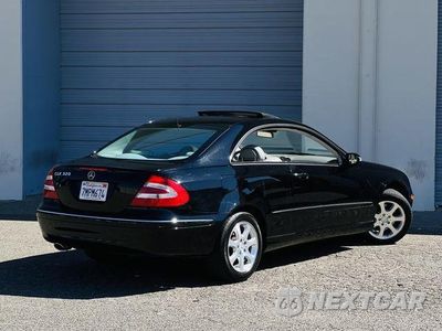Zdjęcie 33 z 34 samochodu: 2003 MERCEDES-BENZ CLK 320C VIN:WDBTJ65J23F051739 - miniatura