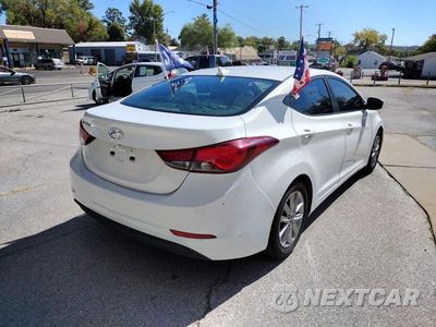 Trzecie zdjęcie samochodu z tyłu: 2014 HYUNDAI ELANTRA SE VIN:5NPDH4AE8EH476177 - miniatura