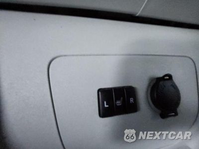 Zdjęcie 30 z 32 samochodu: 2012 TOYOTA PRIUS VIN:JTDKN3DUXC1586410 - miniatura