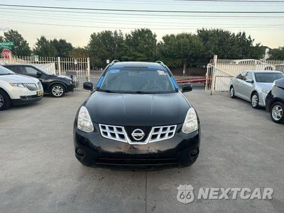 Czwarte zdjęcie samochodu z boku: 2011 NISSAN ROGUE S VIN:JN8AS5MT9BW156140 - miniatura