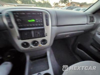 Zdjęcie 30 z 32 samochodu: 2005 FORD EXPLORER XLT VIN:1FMZU63KX5UA19467 - miniatura