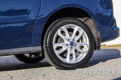 Zdjęcie 19 z 40 samochodu: 2016 FORD TRANSIT CONNECT TITANIUM VIN:NM0GE9G74G1285505 - miniatura