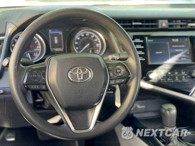 Zdjęcie 12 z 13 samochodu: 2018 TOYOTA CAMRY L VIN:4T1B11HK5JU501537 - miniatura