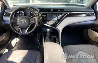 Zdjęcie 11 z 13 samochodu: 2018 TOYOTA CAMRY L VIN:4T1B11HK5JU501537 - miniatura