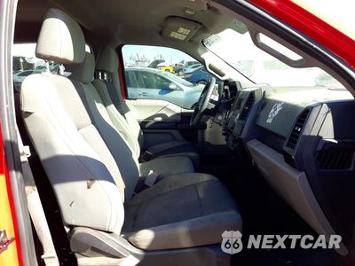 Piąte zdjęcie samochodu w środku: 2017 FORD F150 SUPERCREW VIN:1FTEW1CP2HKC45577 - miniatura