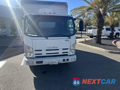 2014 ISUZU NPR HD JALC4W163E7002877 - główne zdjęcie licytacji z USA - miniatura