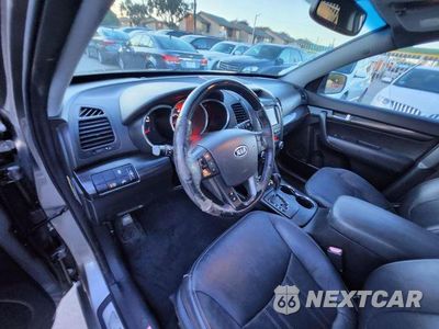 Zdjęcie 19 z 47 samochodu: 2013 KIA SORENTO SX VIN:5XYKW4A23DG386556 - miniatura