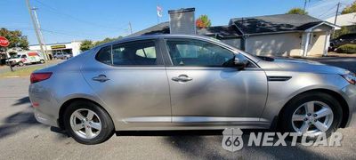 Piąte zdjęcie samochodu w środku: 2015 KIA OPTIMA LX VIN:KNAGM4A74F5538912 - miniatura