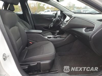 Piąte zdjęcie samochodu w środku: 2017 CHEVROLET MALIBU LT VIN:1G1ZE5ST5HF137708 - miniatura