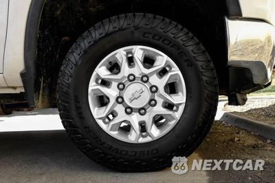 Zdjęcie 43 z 45 samochodu: 2020 CHEVROLET SILVERADO K2500 HEAVY DUTY LT VIN:1GC1YNEYXLF303569 - miniatura