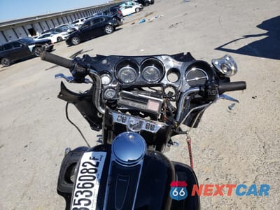Piąte zdjęcie samochodu w środku: 2004 HARLEY-DAVIDSON FLHTCUI SHRINE VIN:1HD1FLW184Y600260 - miniatura