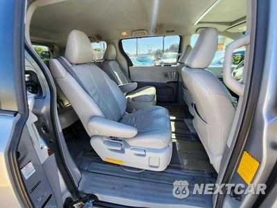 Zdjęcie 10 z 42 samochodu: 2011 TOYOTA SIENNA XLE VIN:5TDDK3DCXBS014988 - miniatura