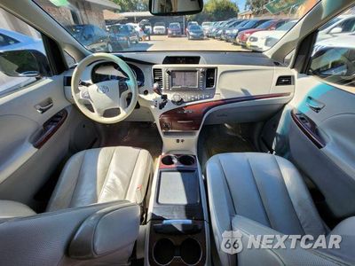 Zdjęcie 11 z 42 samochodu: 2011 TOYOTA SIENNA XLE VIN:5TDDK3DCXBS014988 - miniatura