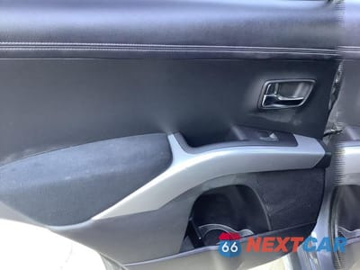 Zdjęcie 37 z 55 samochodu: 2011 MITSUBISHI OUTLANDER SE VIN:JA4JT3AW4BU031368 - miniatura