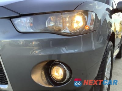 Zdjęcie 12 z 55 samochodu: 2011 MITSUBISHI OUTLANDER SE VIN:JA4JT3AW4BU031368 - miniatura