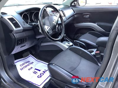 Zdjęcie 40 z 55 samochodu: 2011 MITSUBISHI OUTLANDER SE VIN:JA4JT3AW4BU031368 - miniatura