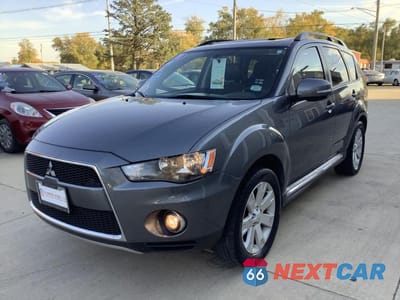 Trzecie zdjęcie samochodu z tyłu: 2011 MITSUBISHI OUTLANDER SE VIN:JA4JT3AW4BU031368 - miniatura