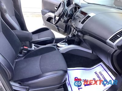 Zdjęcie 29 z 55 samochodu: 2011 MITSUBISHI OUTLANDER SE VIN:JA4JT3AW4BU031368 - miniatura