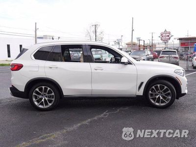 Czwarte zdjęcie samochodu z boku: 2019 BMW X5 XDRIVE40I VIN:5UXCR6C57KLL06299 - miniatura