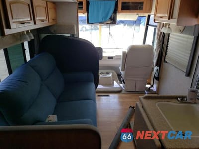 Piąte zdjęcie samochodu w środku: 2004 WINNEBAGO CLASS A VIN:5B4HP67G243385722 - miniatura