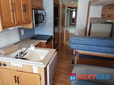 Zdjęcie 6 z 10 samochodu: 2004 WINNEBAGO CLASS A VIN:5B4HP67G243385722 - miniatura