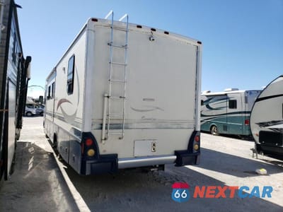 Trzecie zdjęcie samochodu z tyłu: 2004 WINNEBAGO CLASS A VIN:5B4HP67G243385722 - miniatura