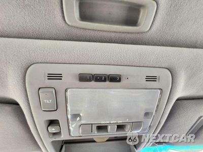 Zdjęcie 29 z 33 samochodu: 2001 LEXUS LS 430 VIN:JTHBN30F010014559 - miniatura