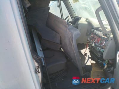 Zdjęcie 9 z 20 samochodu: 2014 INTERNATIONAL PROSTAR VIN:3HSDJSJR6EN468764 - miniatura