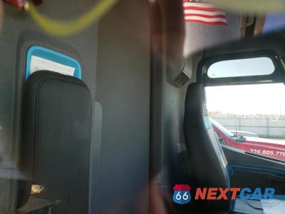 Zdjęcie 6 z 10 samochodu: 2022 RIVIAN EDV 700 VIN:7FCEHDB71NN000268 - miniatura