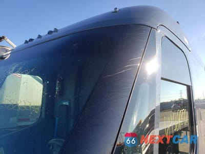 Zdjęcie 10 z 10 samochodu: 2022 RIVIAN EDV 700 VIN:7FCEHDB71NN000268 - miniatura