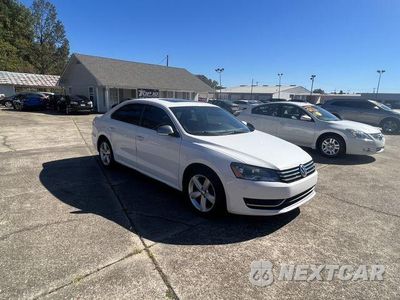 Czwarte zdjęcie samochodu z boku: 2012 VOLKSWAGEN PASSAT SE VIN:1VWBH7A37CC108604 - miniatura