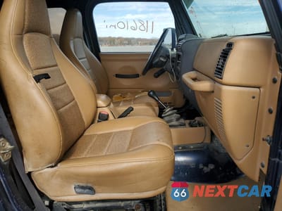 Piąte zdjęcie samochodu w środku: 1997 JEEP WRANGLER / TJ SPORT VIN:1J4FY19S0VP486637 - miniatura