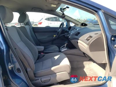 Piąte zdjęcie samochodu w środku: 2010 HONDA CIVIC LX VIN:19XFA1F50AE078951 - miniatura