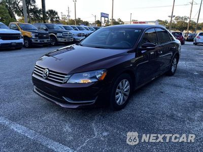 Czwarte zdjęcie samochodu z boku: 2013 VOLKSWAGEN PASSAT S VIN:1VWAH7A36DC145169 - miniatura