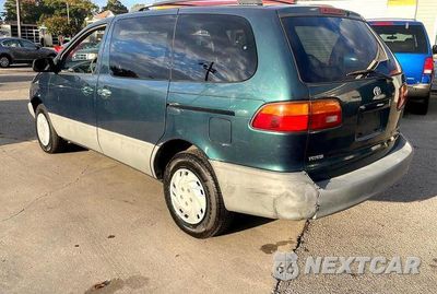 Trzecie zdjęcie samochodu z tyłu: 1998 TOYOTA SIENNA LE VIN:4T3ZF13C1WU085159 - miniatura
