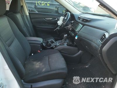 Piąte zdjęcie samochodu w środku: 2020 NISSAN ROGUE S VIN:JN8AT2MT8LW032020 - miniatura