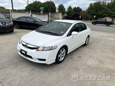 Piąte zdjęcie samochodu w środku: 2011 HONDA CIVIC LX-S VIN:19XFA1F61BE044821 - miniatura