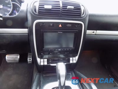 Zdjęcie 16 z 24 samochodu: 2006 PORSCHE CAYENNE TURBO VIN:WP1AC29P06LA90781 - miniatura