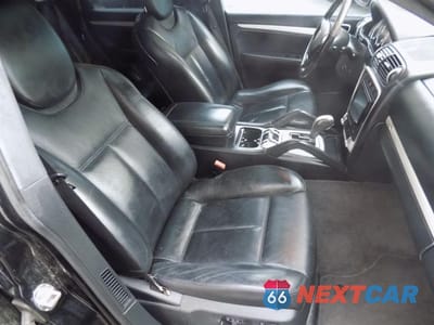 Zdjęcie 18 z 24 samochodu: 2006 PORSCHE CAYENNE TURBO VIN:WP1AC29P06LA90781 - miniatura