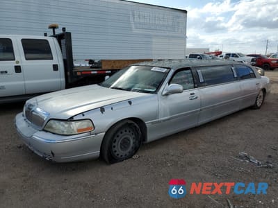 Trzecie zdjęcie samochodu z tyłu: 2007 LINCOLN TOWN CAR EXECUTIVE VIN:1L1FM88W97Y608114 - miniatura